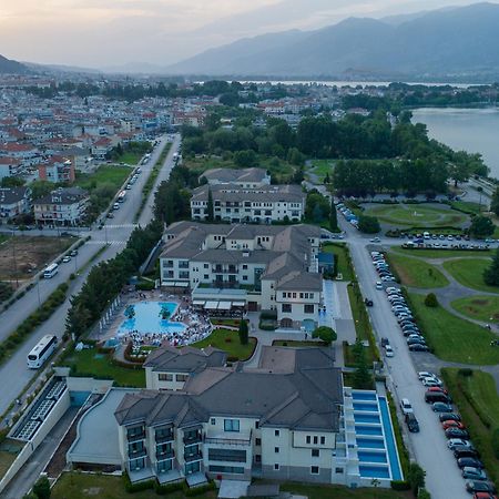 Hotel Du Lac Congress Center & Spa Ioannina Ngoại thất bức ảnh Aerial view of the complex