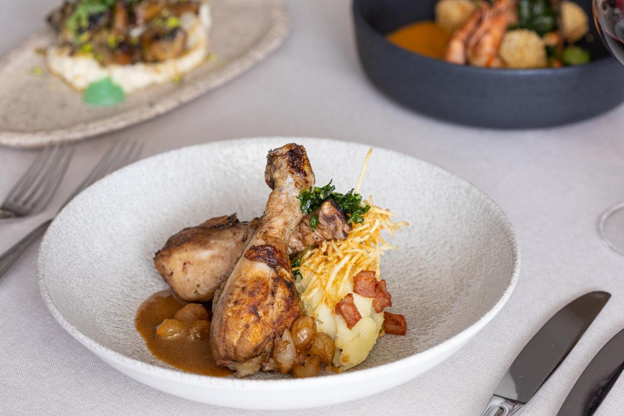 Hotel Du Lac Congress Center & Spa Ioannina Ngoại thất bức ảnh Chicken with mashed potatoes