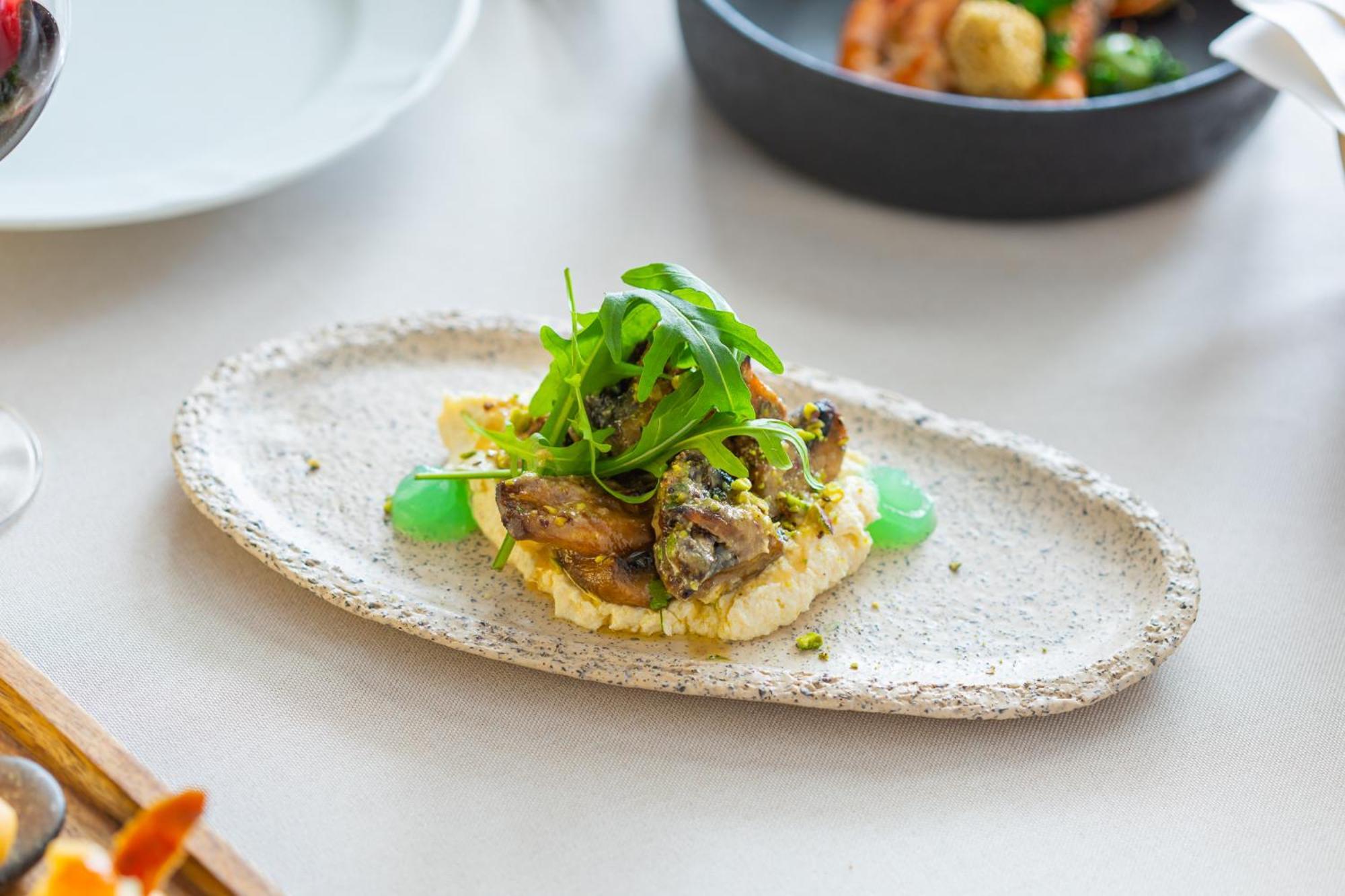 Hotel Du Lac Congress Center & Spa Ioannina Ngoại thất bức ảnh Aubergine with tahini