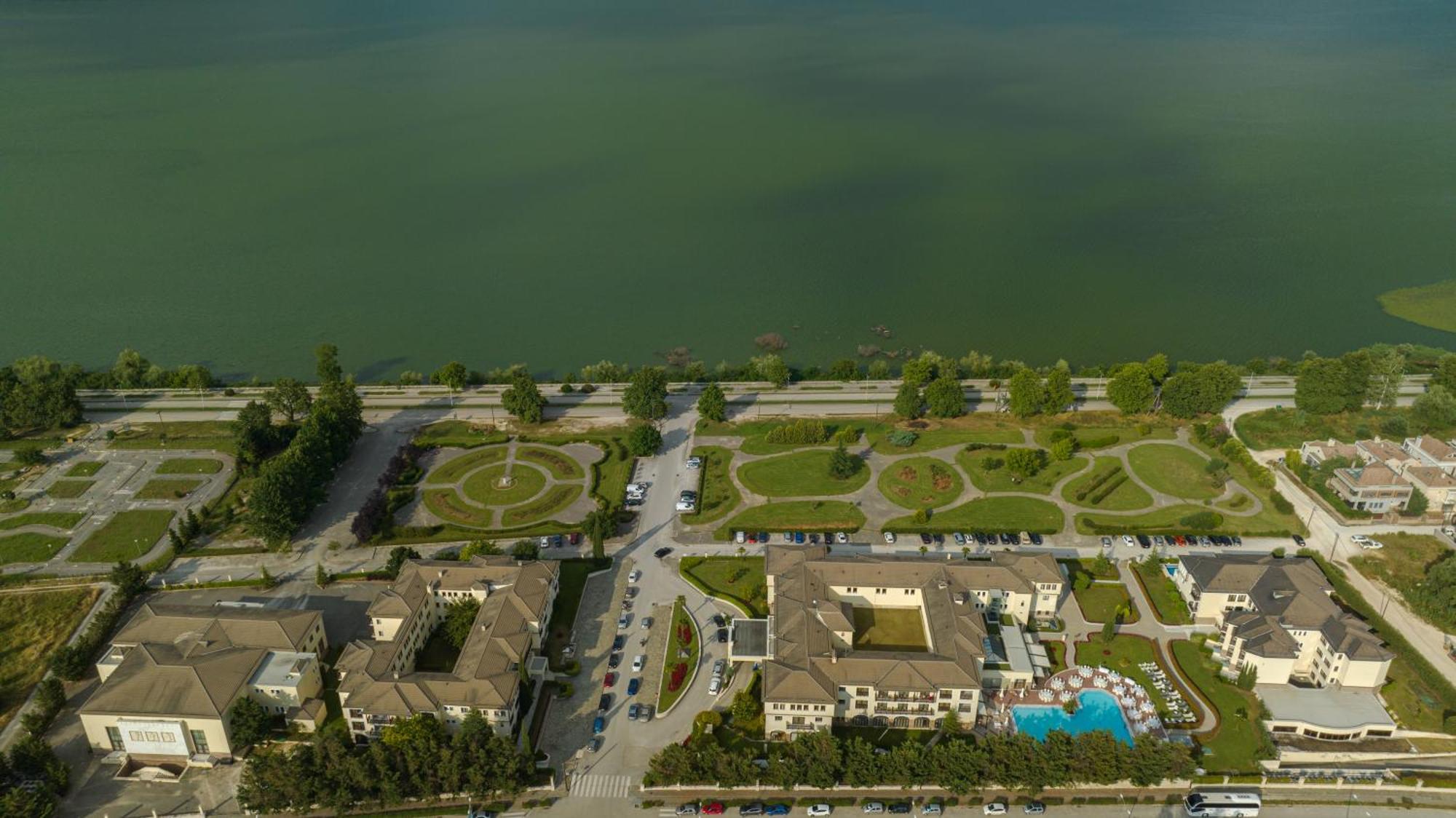 Hotel Du Lac Congress Center & Spa Ioannina Ngoại thất bức ảnh Aerial view of the lake